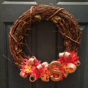 Sterilite-Wreath-on-Door Sterilite-Wreath-on-Door