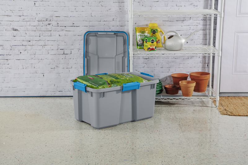 1833-LawnCare-Cement-BlueAquarium